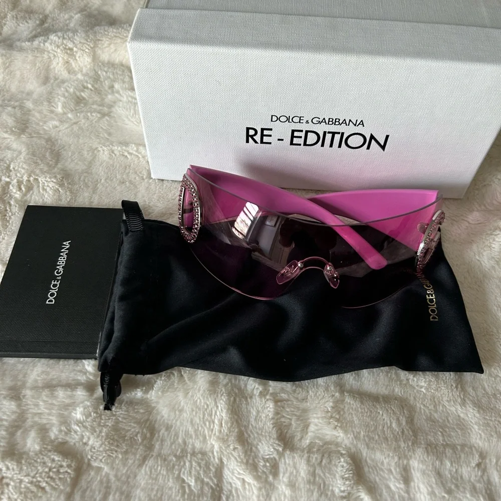 RE-EDITION SUNGLASSES 😎 - Picture 10 of 10